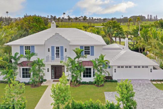 Bahama Exterior - Ecclestone