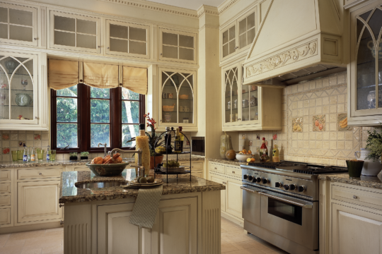Woodbridge farmhouse kitchen